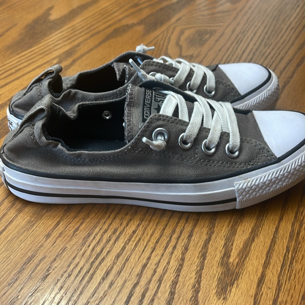 Converse women’s size 6 shoe. Charcoal gray. Used but good condition - Picture 7 of 12